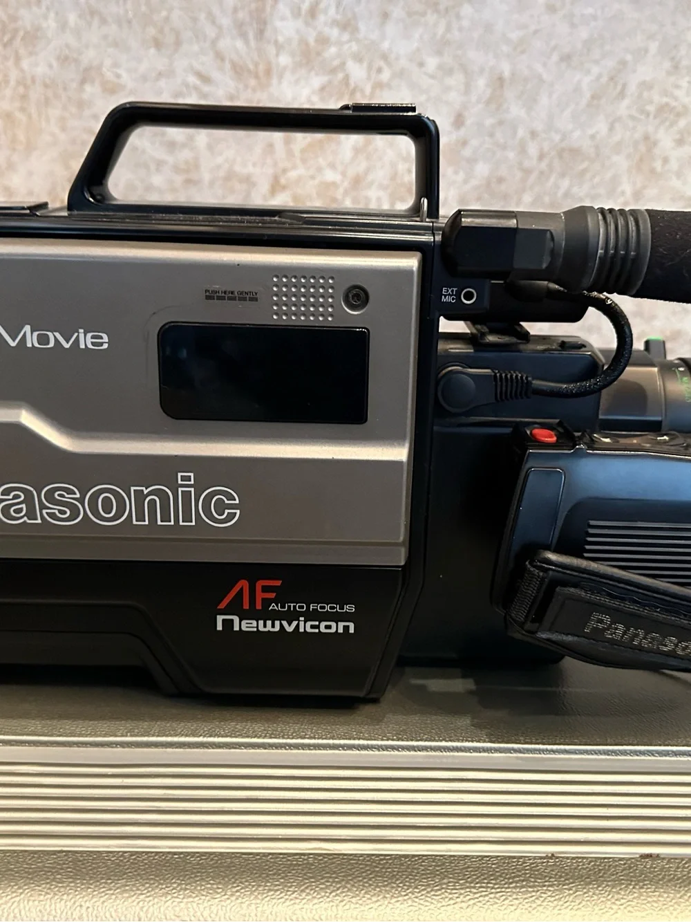 Panasonic OmniMovie VHS Camera PV-220
